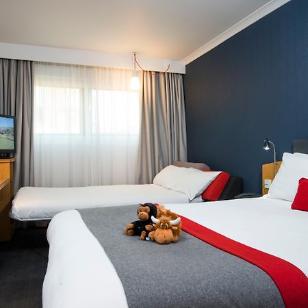 Holiday Inn Express Warwick - Stratford-Upon-Avon, An Ihg Hotel Εξωτερικό φωτογραφία