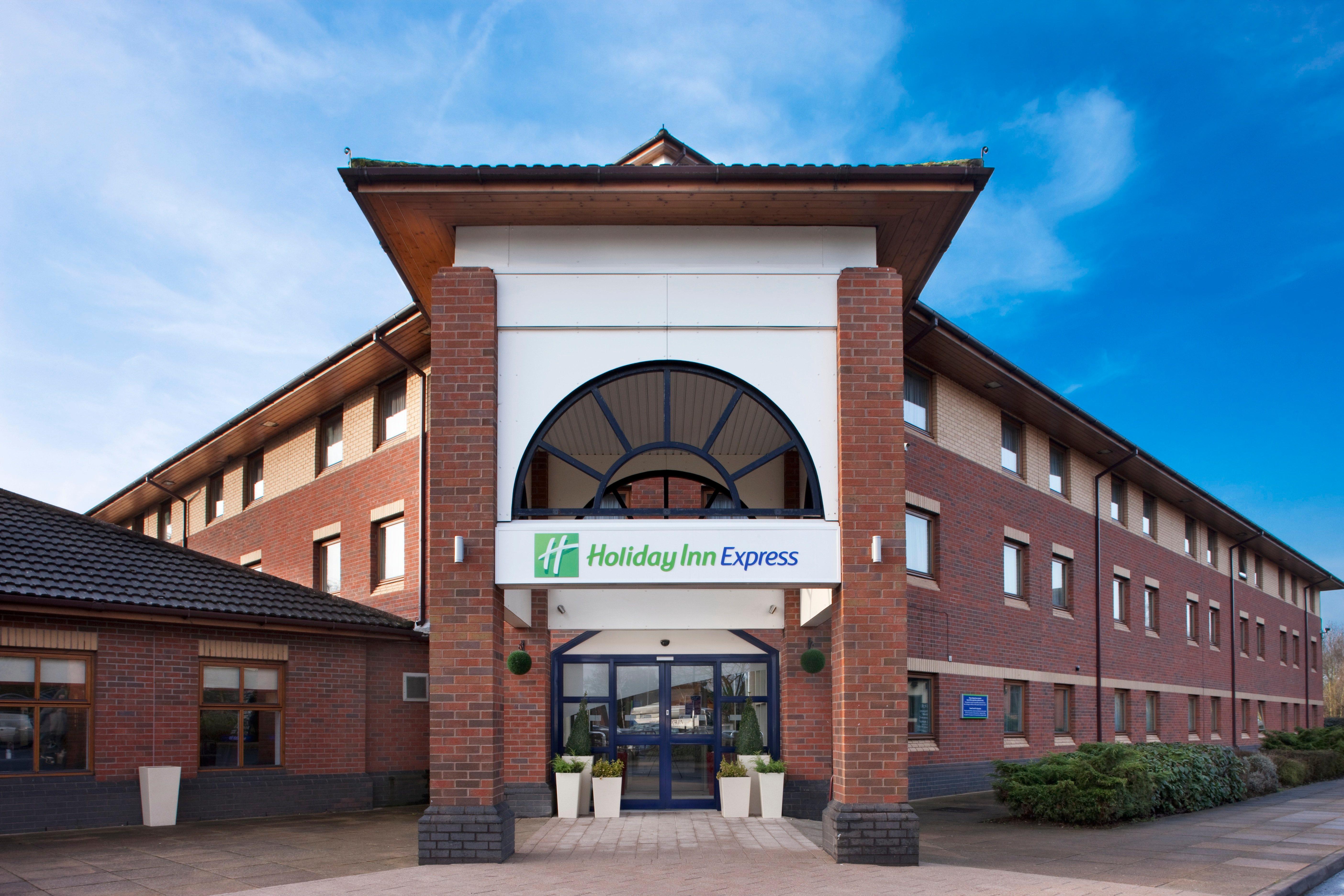 Holiday Inn Express Warwick - Stratford-Upon-Avon, An Ihg Hotel Εξωτερικό φωτογραφία