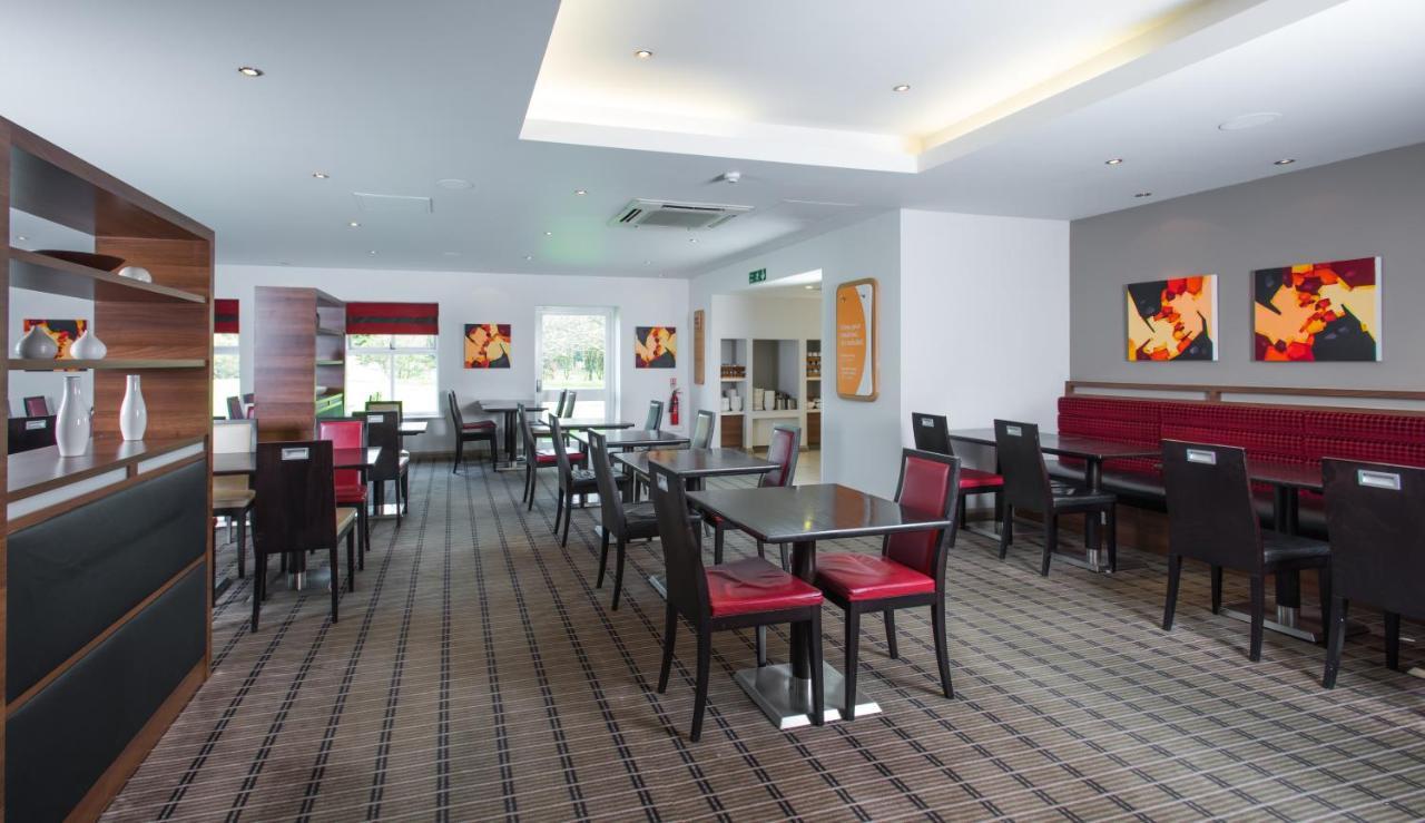 Holiday Inn Express Warwick - Stratford-Upon-Avon, An Ihg Hotel Εξωτερικό φωτογραφία