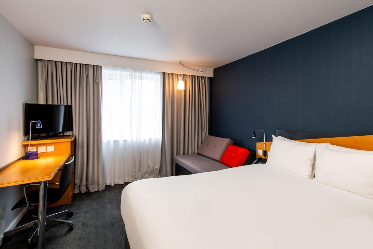 Holiday Inn Express Warwick - Stratford-Upon-Avon, An Ihg Hotel Εξωτερικό φωτογραφία