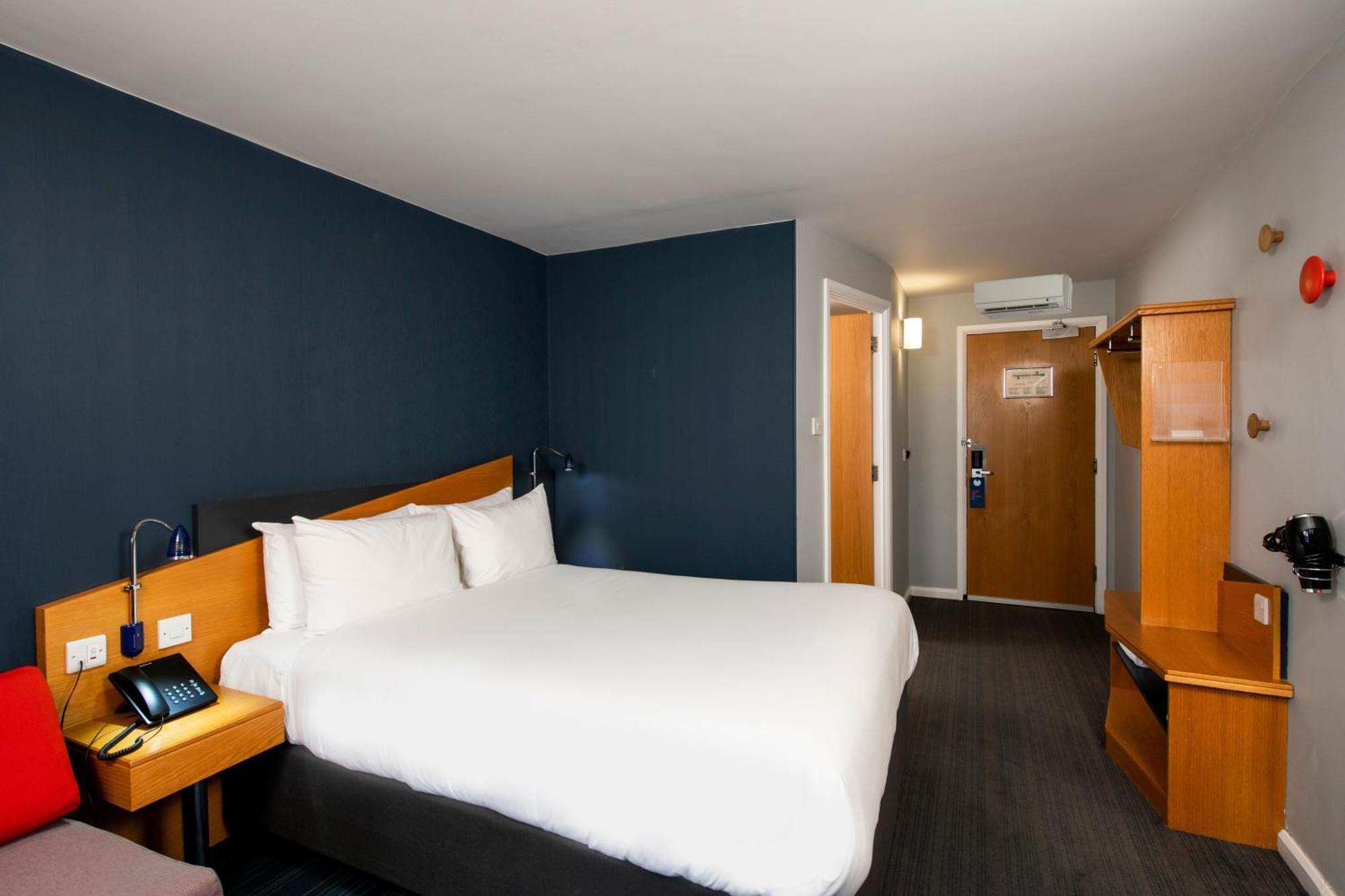 Holiday Inn Express Warwick - Stratford-Upon-Avon, An Ihg Hotel Εξωτερικό φωτογραφία