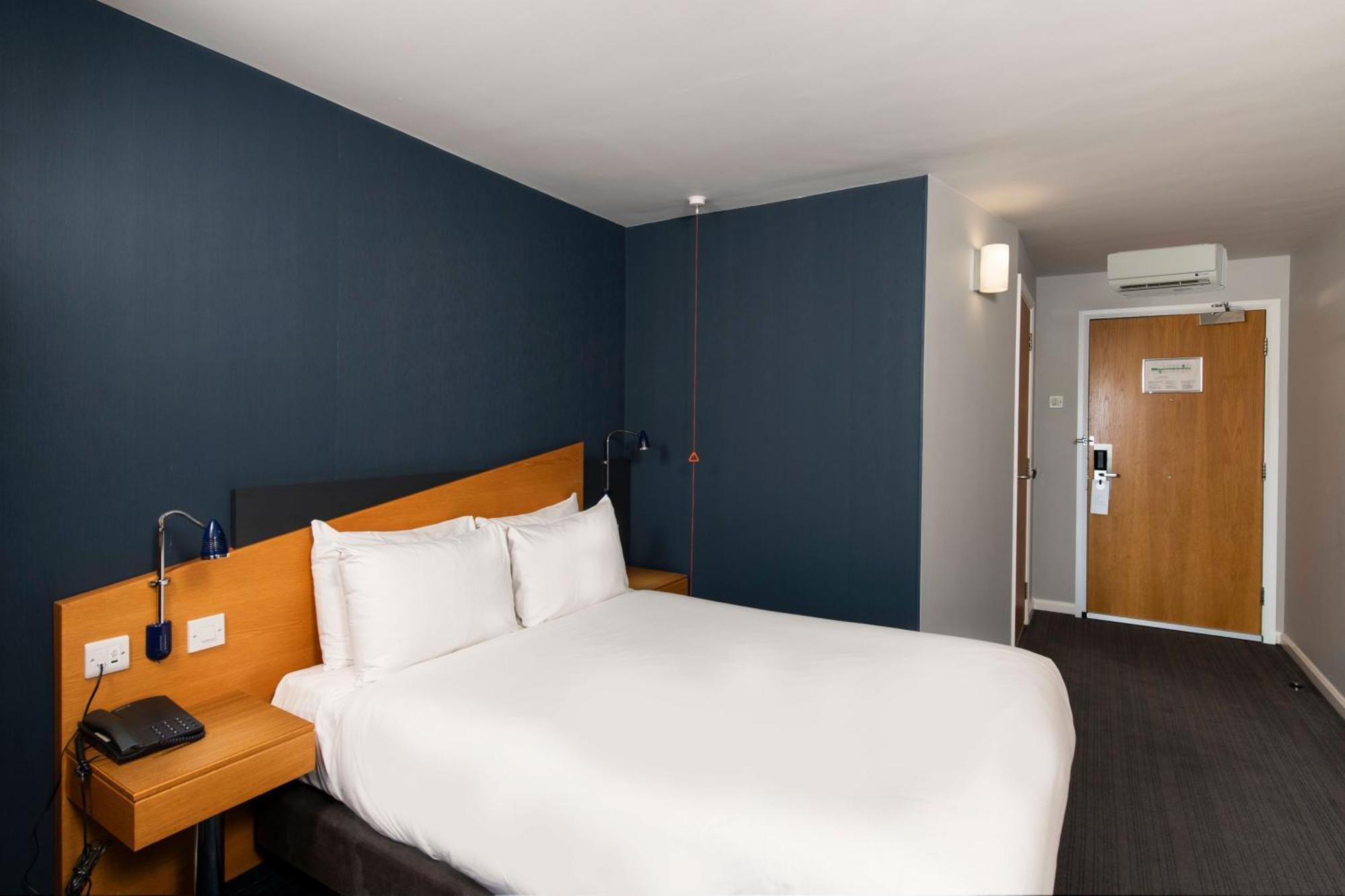 Holiday Inn Express Warwick - Stratford-Upon-Avon, An Ihg Hotel Εξωτερικό φωτογραφία