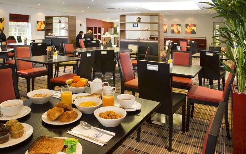 Holiday Inn Express Warwick - Stratford-Upon-Avon, An Ihg Hotel Εξωτερικό φωτογραφία