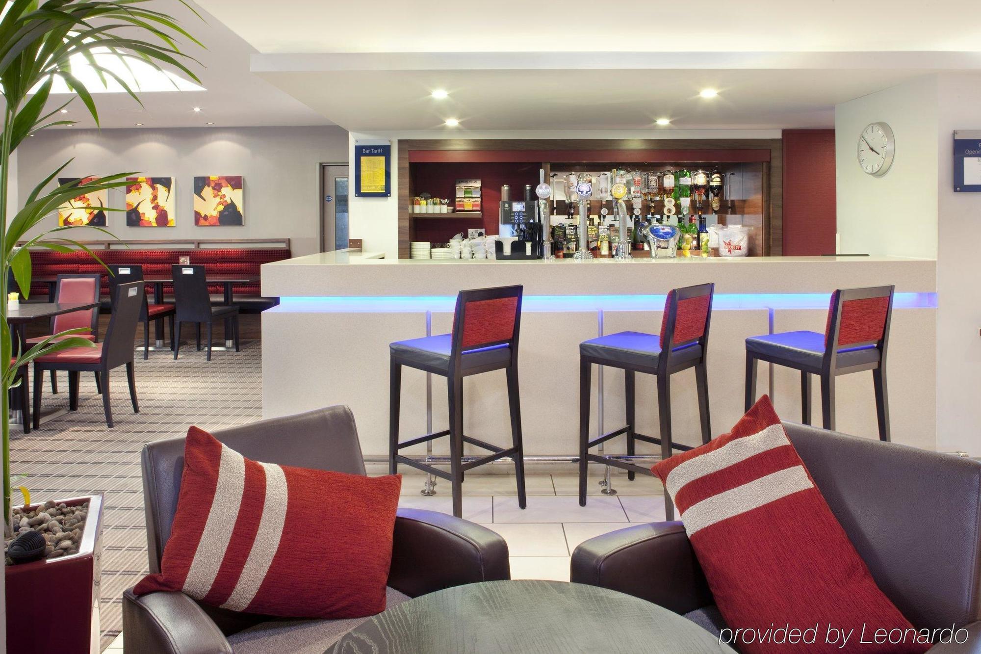 Holiday Inn Express Warwick - Stratford-Upon-Avon, An Ihg Hotel Εξωτερικό φωτογραφία