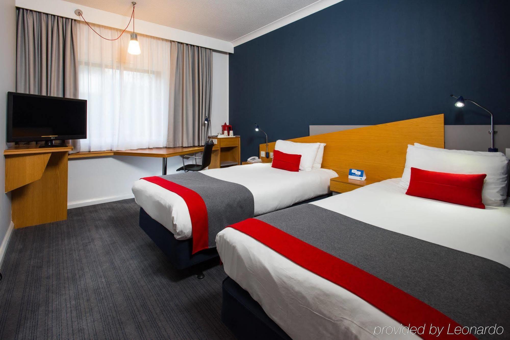 Holiday Inn Express Warwick - Stratford-Upon-Avon, An Ihg Hotel Εξωτερικό φωτογραφία