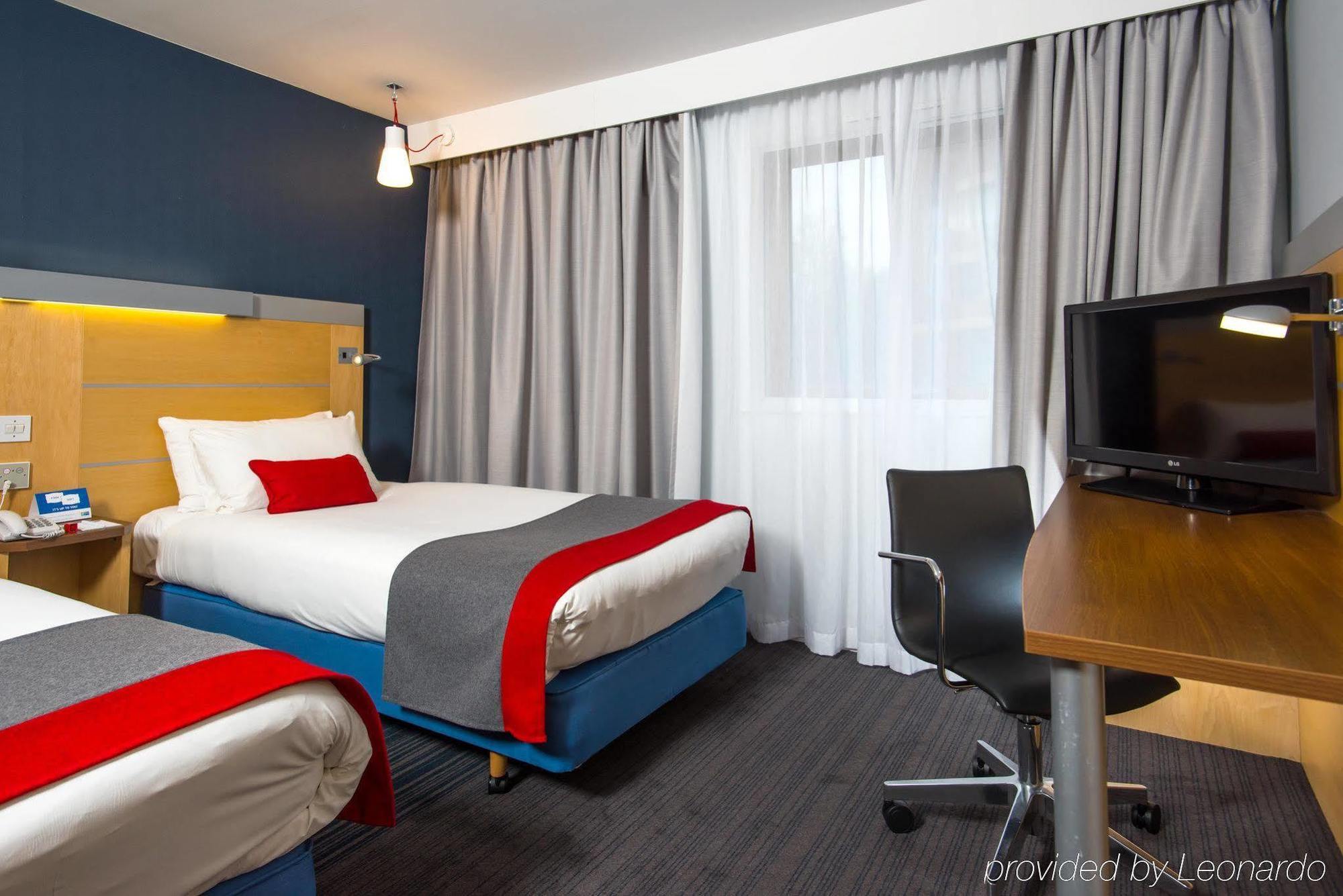 Holiday Inn Express Warwick - Stratford-Upon-Avon, An Ihg Hotel Εξωτερικό φωτογραφία