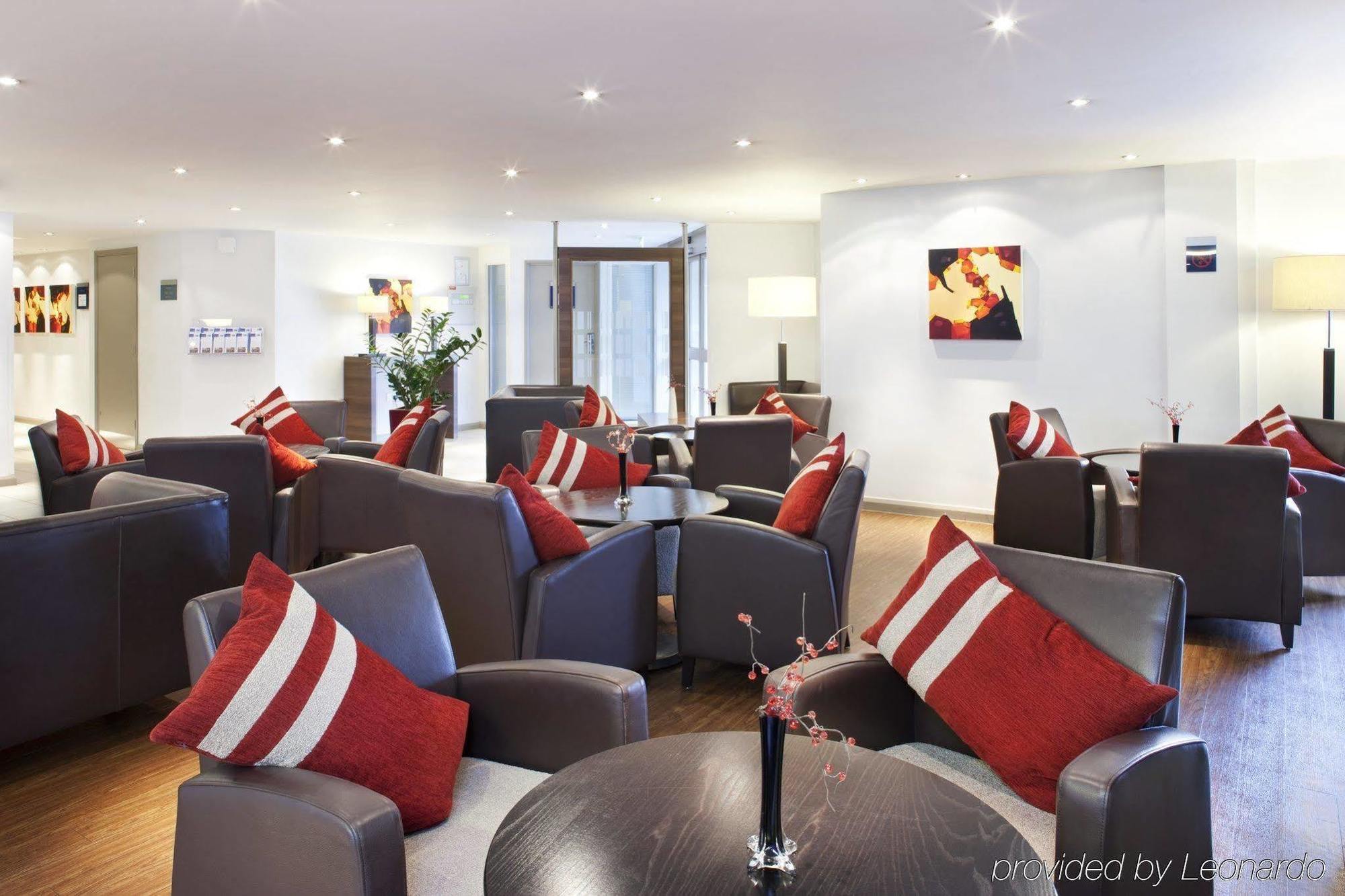 Holiday Inn Express Warwick - Stratford-Upon-Avon, An Ihg Hotel Εξωτερικό φωτογραφία