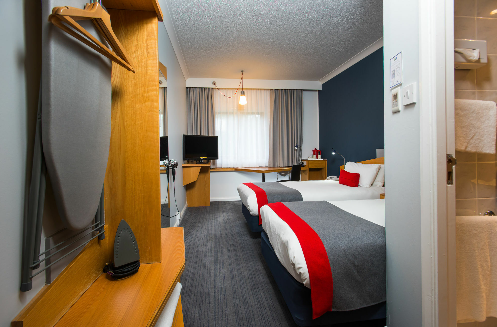 Holiday Inn Express Warwick - Stratford-Upon-Avon, An Ihg Hotel Εξωτερικό φωτογραφία