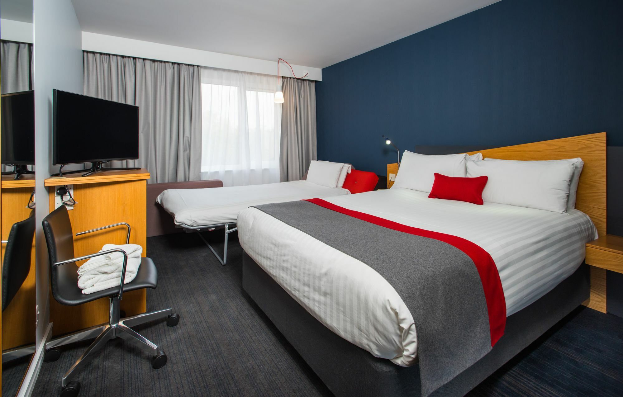 Holiday Inn Express Warwick - Stratford-Upon-Avon, An Ihg Hotel Εξωτερικό φωτογραφία